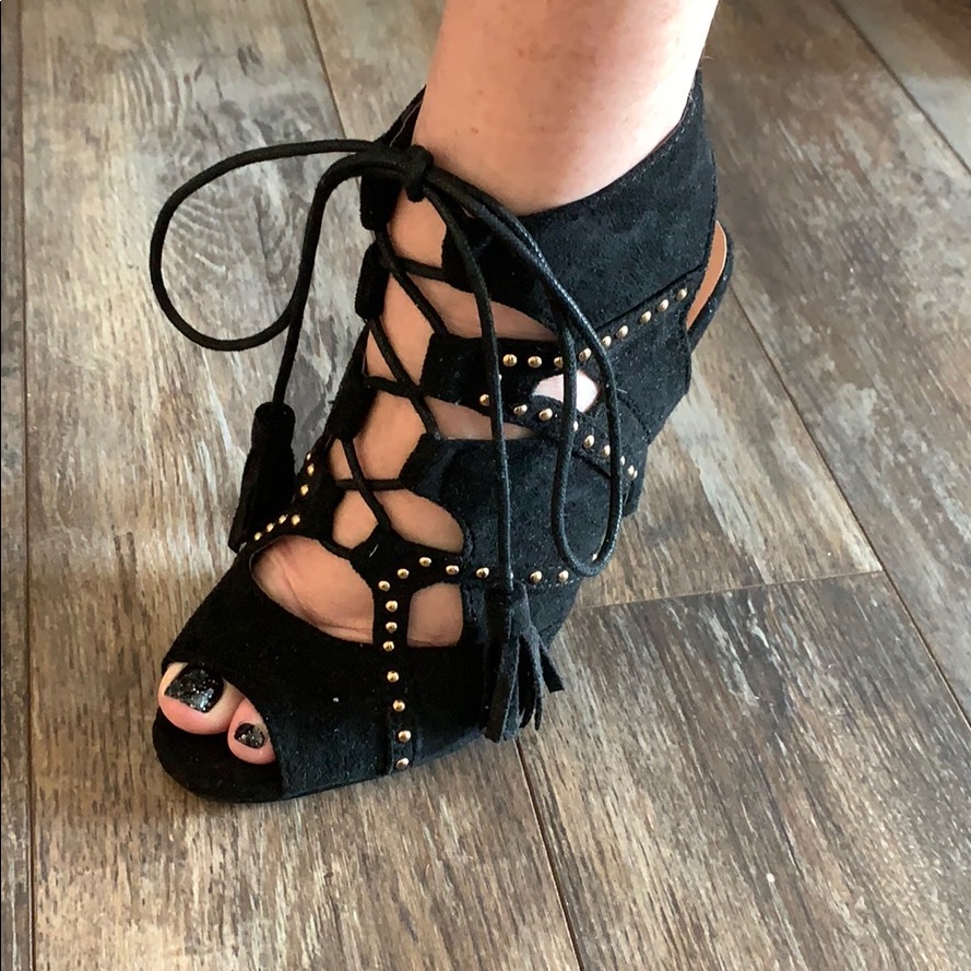 Nwt Forever 6.5 Black & Gold Heels